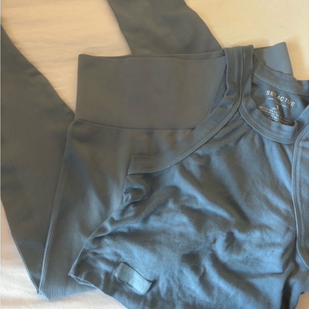 SET ACTIVE ‘Blue Jean’ Set, Leggings L, Tank M - Picture 4 of 7